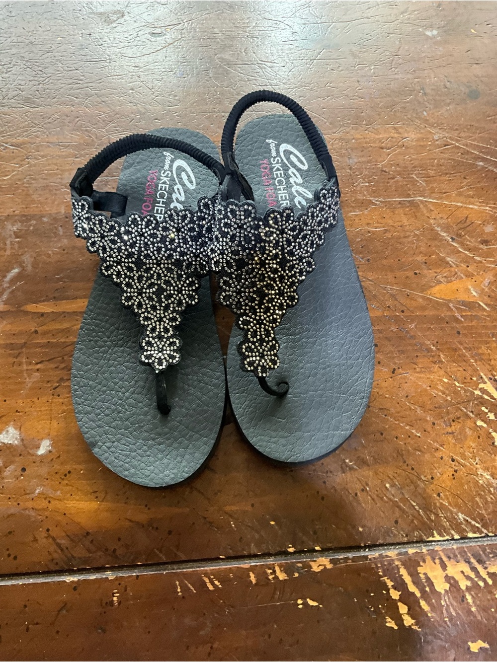 Ladies size 8 Skechers sandals